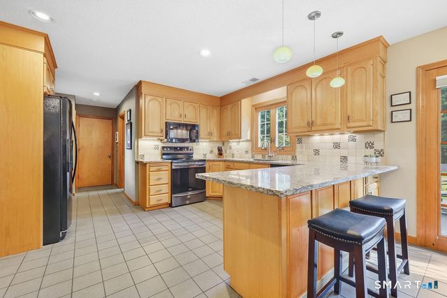 48 Hawthorne Mead Drive, Glastonbury, CT 06033