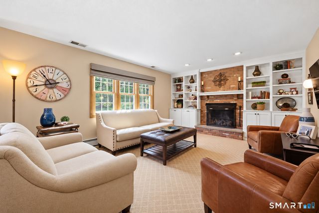 48 Hawthorne Mead Drive, Glastonbury, CT 06033