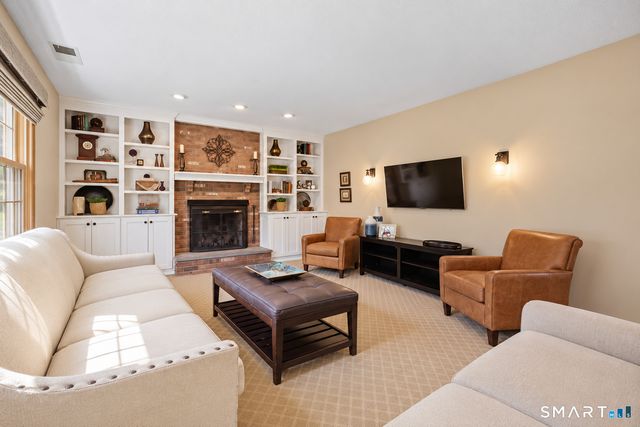 48 Hawthorne Mead Drive, Glastonbury, CT 06033