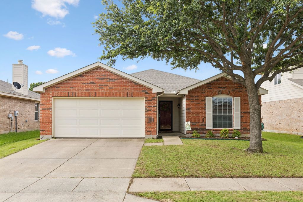 8824 Wagon Trail, Cross Roads, TX 76227