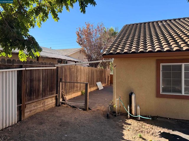 1859 Vine Ln, Antioch, CA 94509