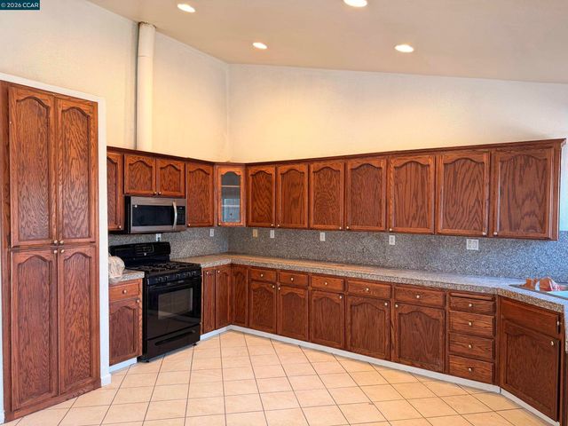 1859 Vine Ln, Antioch, CA 94509