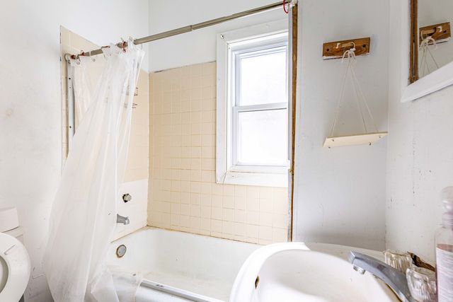 2352 S Lawndale Avenue, Chicago, IL 60623