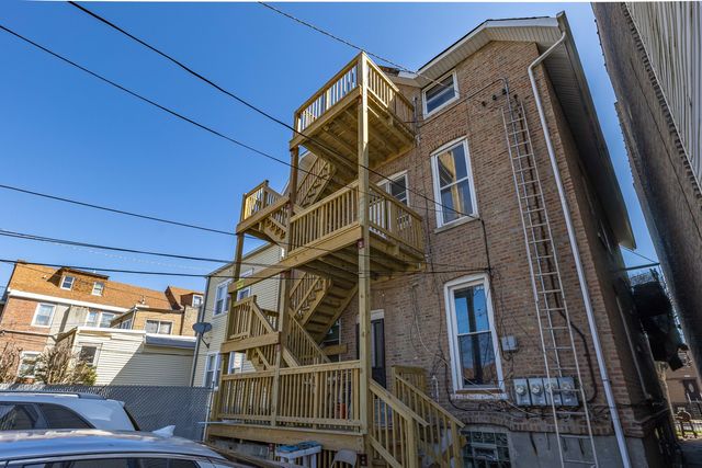 2352 S Lawndale Avenue, Chicago, IL 60623