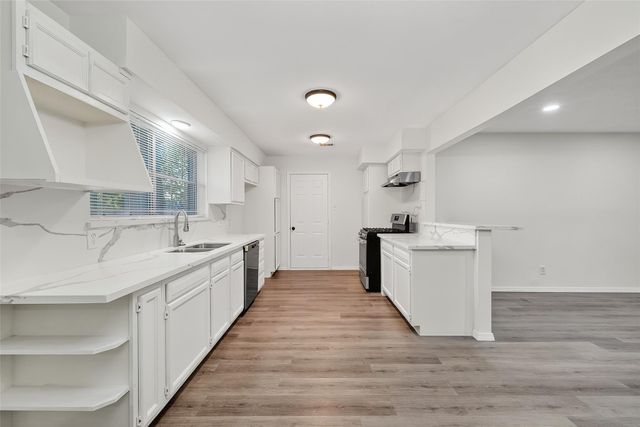 26522 Hillside Drive, Spring, TX 77386