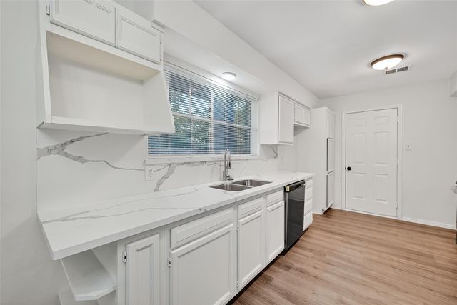 26522 Hillside Drive, Spring, TX 77386