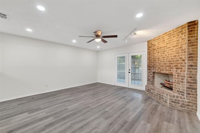 26522 Hillside Drive, Spring, TX 77386