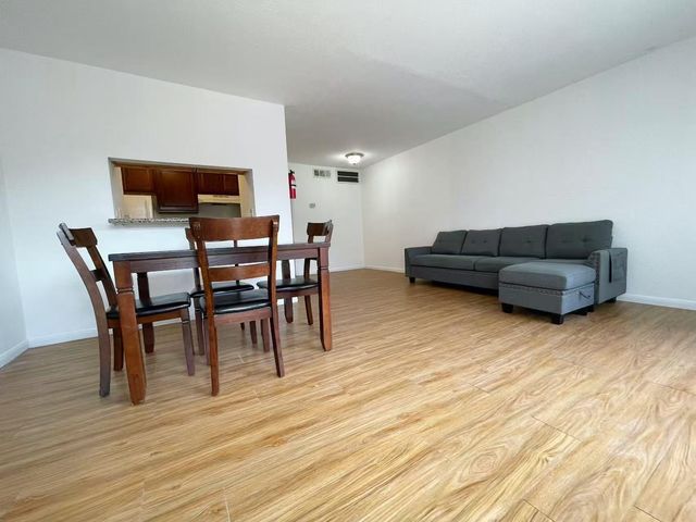 9201 Clarewood Drive 283, Houston, TX 77036