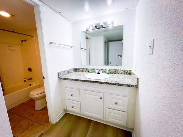 9201 Clarewood Drive 283, Houston, TX 77036