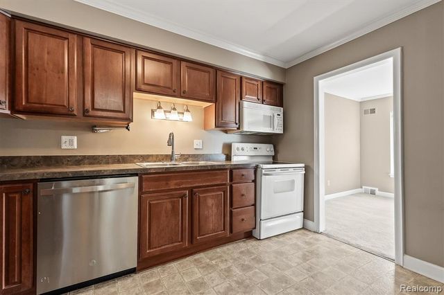1975 Axtell Drive, Troy, MI 48084