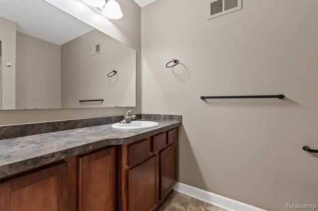 1975 Axtell Drive, Troy, MI 48084