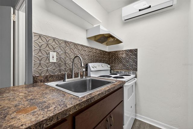 500 35TH AVENUE N, St Petersburg, FL 33704