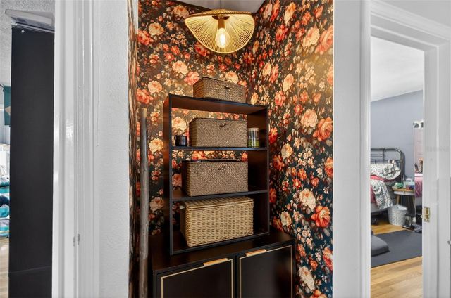 500 35TH AVENUE N, St Petersburg, FL 33704