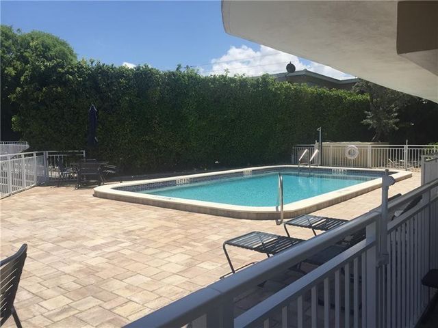 3220 Bayview Drive NE 102, Fort Lauderdale, FL 33306