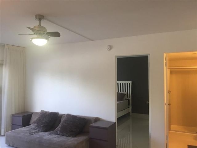 3220 Bayview Drive NE 102, Fort Lauderdale, FL 33306