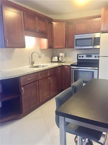 3220 Bayview Drive NE 102, Fort Lauderdale, FL 33306