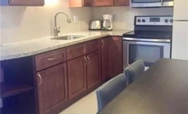 3220 Bayview Drive NE 102, Fort Lauderdale, FL 33306
