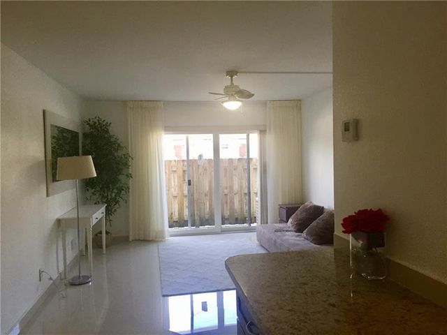 3220 Bayview Drive NE 102, Fort Lauderdale, FL 33306