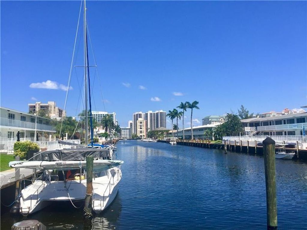 3220 Bayview Drive NE 102, Fort Lauderdale, FL 33306