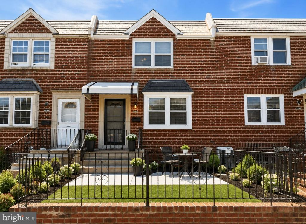 1122 ELBRIDGE ST, Philadelphia, PA 19111