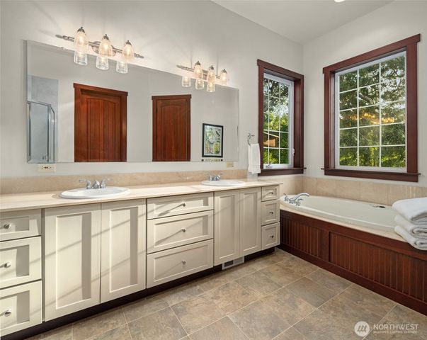 1000 Creso Road S, Spanaway, WA 98387