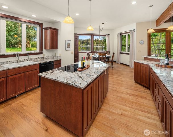 1000 Creso Road S, Spanaway, WA 98387