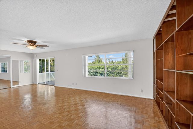 7352 Pine Forest Circle, Lake Worth, FL 33467