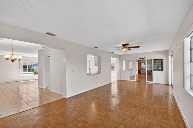 7352 Pine Forest Circle, Lake Worth, FL 33467