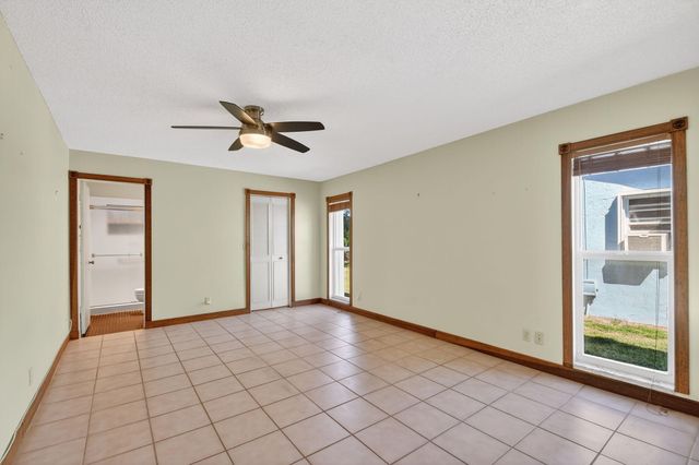 7352 Pine Forest Circle, Lake Worth, FL 33467