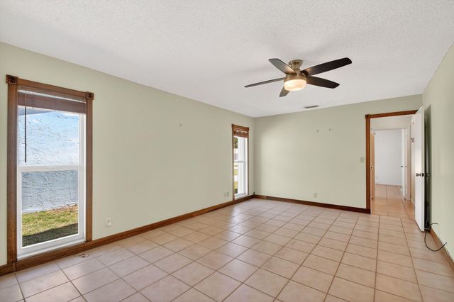7352 Pine Forest Circle, Lake Worth, FL 33467