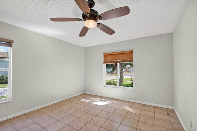 7352 Pine Forest Circle, Lake Worth, FL 33467