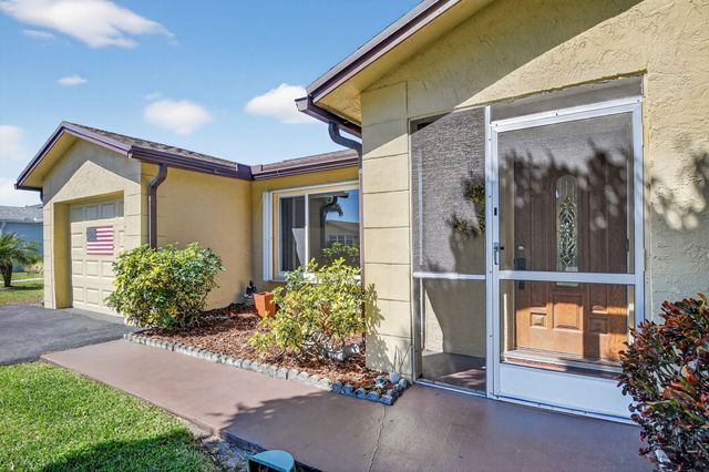 7352 Pine Forest Circle, Lake Worth, FL 33467