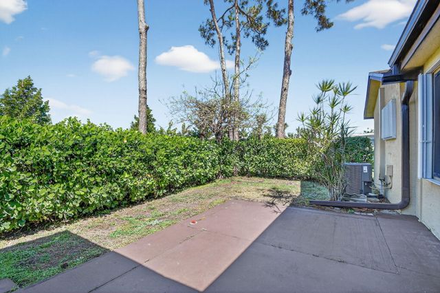 7352 Pine Forest Circle, Lake Worth, FL 33467