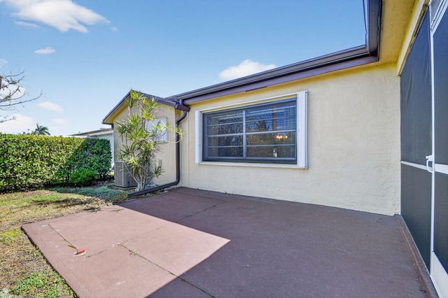 7352 Pine Forest Circle, Lake Worth, FL 33467