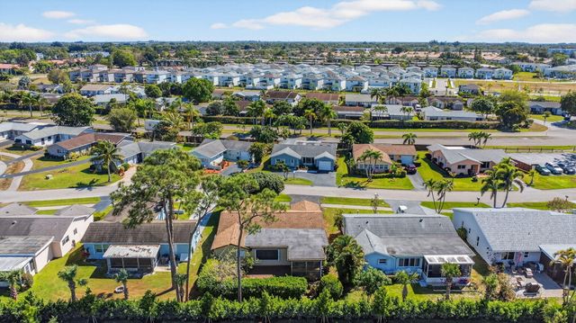 7352 Pine Forest Circle, Lake Worth, FL 33467