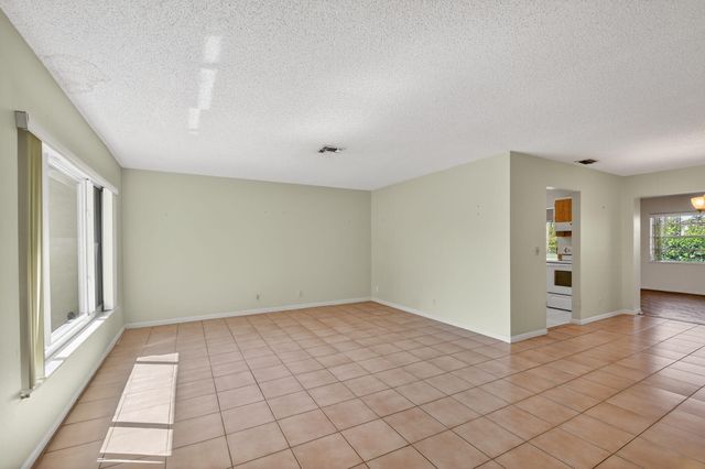 7352 Pine Forest Circle, Lake Worth, FL 33467