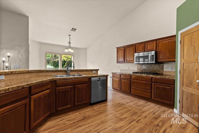 2491 W Maracay Dr, Meridian, ID 83646