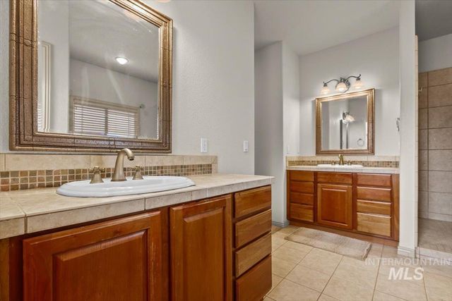 2491 W Maracay Dr, Meridian, ID 83646