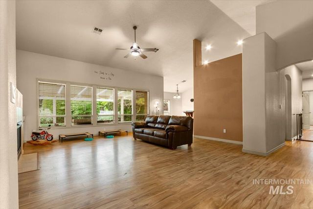 2491 W Maracay Dr, Meridian, ID 83646