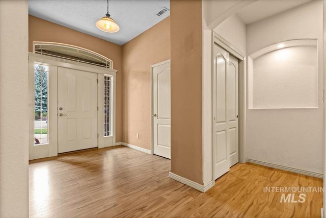 2491 W Maracay Dr, Meridian, ID 83646