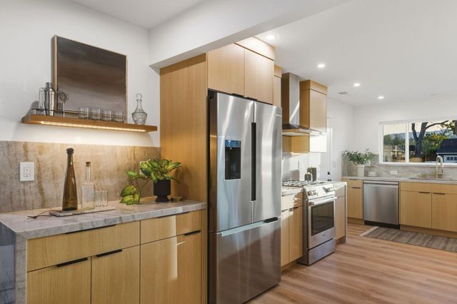 1621 Connecticut Drive, Redwood City, CA 94061