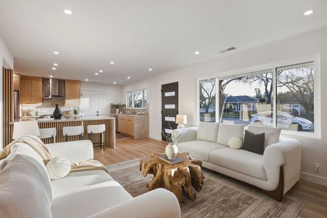 1621 Connecticut Drive, Redwood City, CA 94061