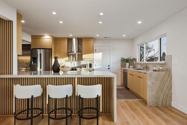 1621 Connecticut Drive, Redwood City, CA 94061