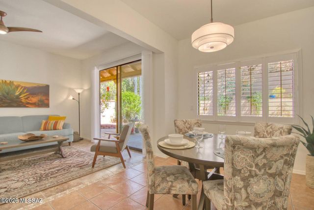 1223 E Camino Diestro, Oro Valley, AZ 85704