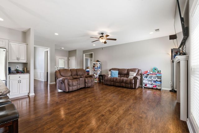 112 Windsong Way, Georgetown, KY 40324