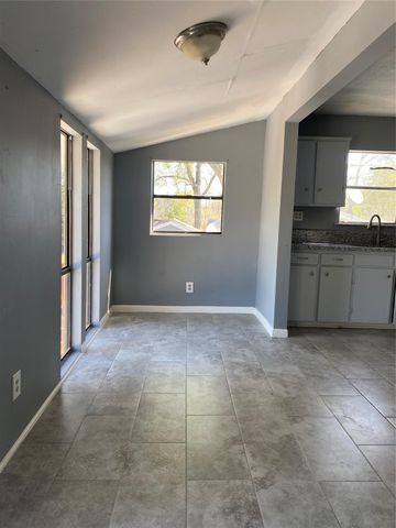 8220 Glenview Drive D, Houston, TX 77017