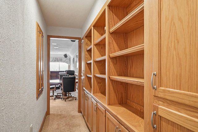 221 Crystal DRIVE, Hartland, WI 53029