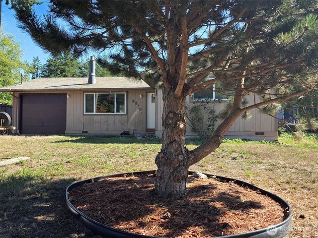 4340 Hamilton Drive, Oak Harbor, WA 98277