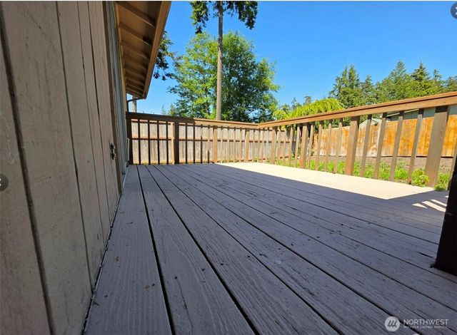 4340 Hamilton Drive, Oak Harbor, WA 98277