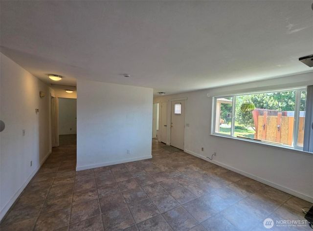 4340 Hamilton Drive, Oak Harbor, WA 98277